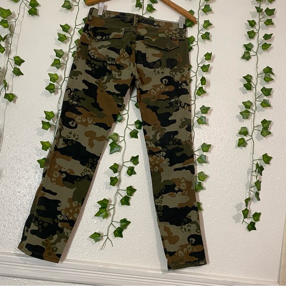 VOLCOM Jeans SIZE 5 Army Print pants - Picture 2 of 16